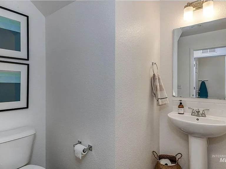 733 S Flintstone Ave — Photo 16