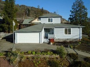 1984 NE D St, Grants Pass, OR 97526