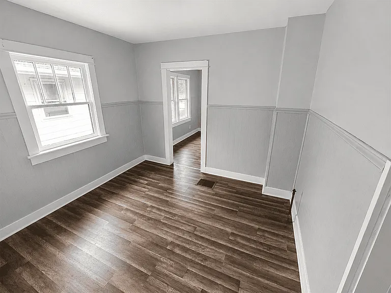 920 Huron Ave — Photo 5