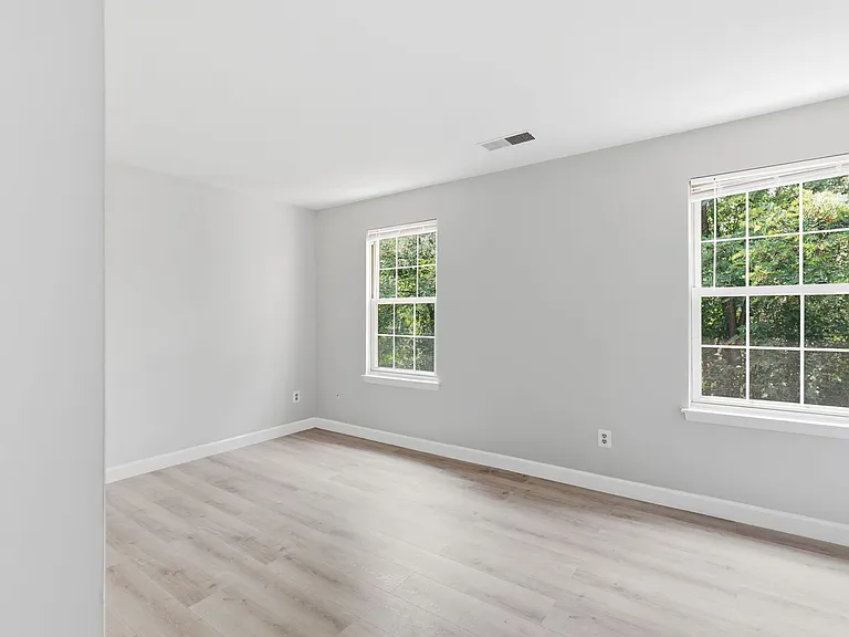 1921 Winslow Ct — Photo 13