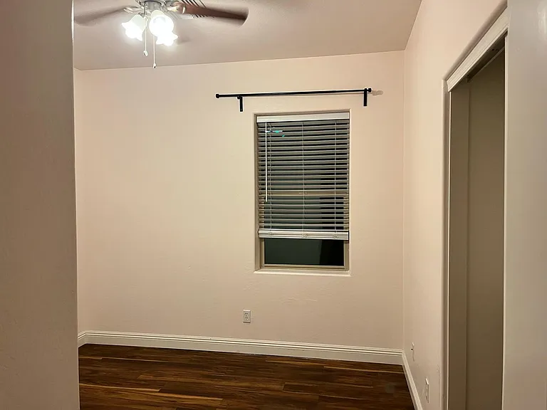 1069 E Blue Spruce Ln — Photo 16