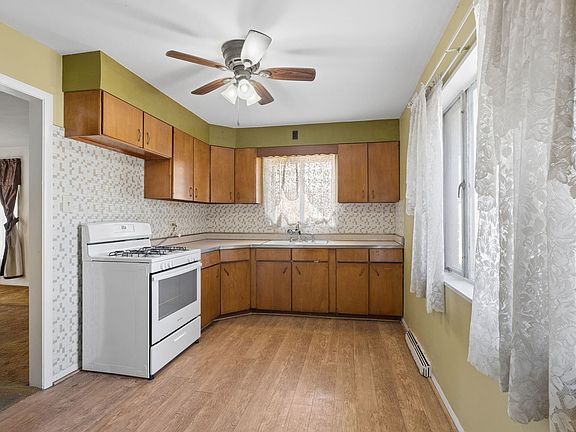 5th image of 2921 S 10th Ave