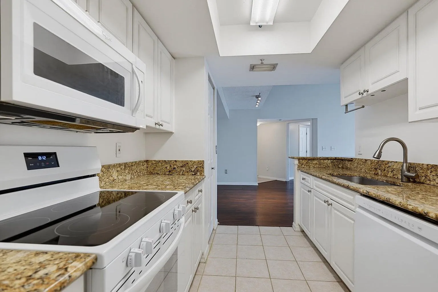 3 bed, 2.0 bath, 1173 sqft, $2,400 — Photo 1