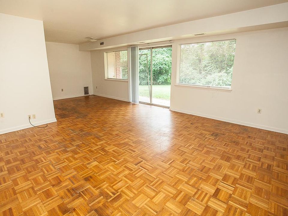 1st image of 208 Governors Ln