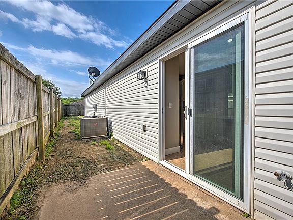 5th image of 2729 Lenox Ct