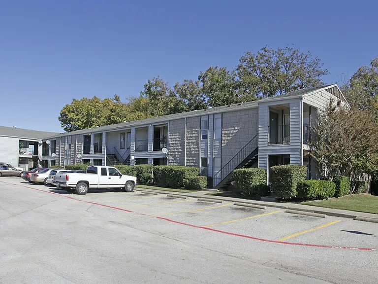MB Arlington — Photo 2