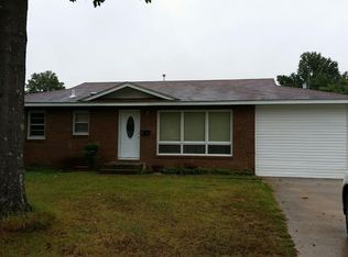 405 Lamb Dr, Piggott, AR 72454