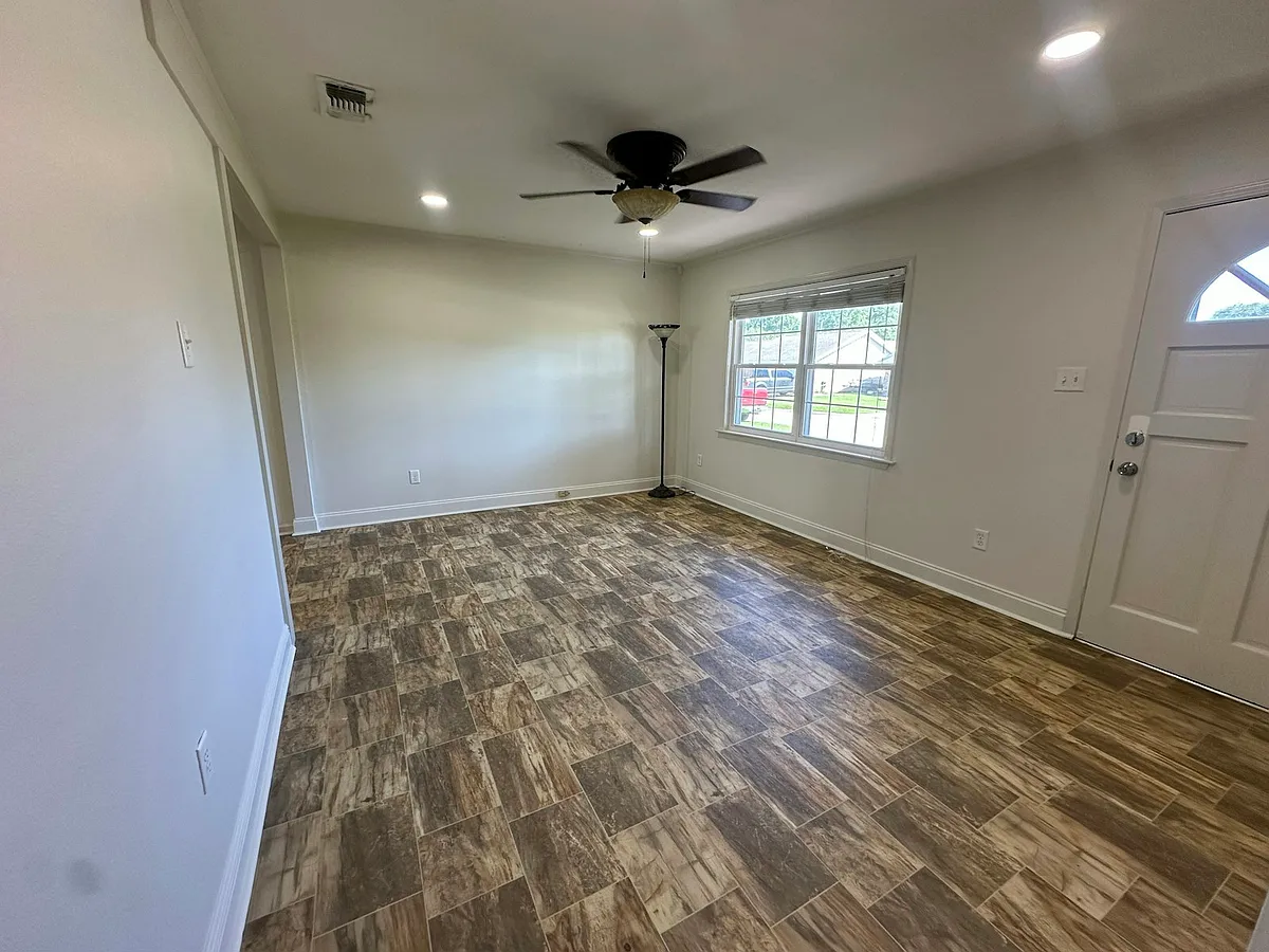 Building Photo - 116 Felicia Dr