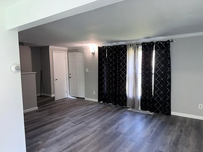 19208 Wickfield Ave — Photo 5