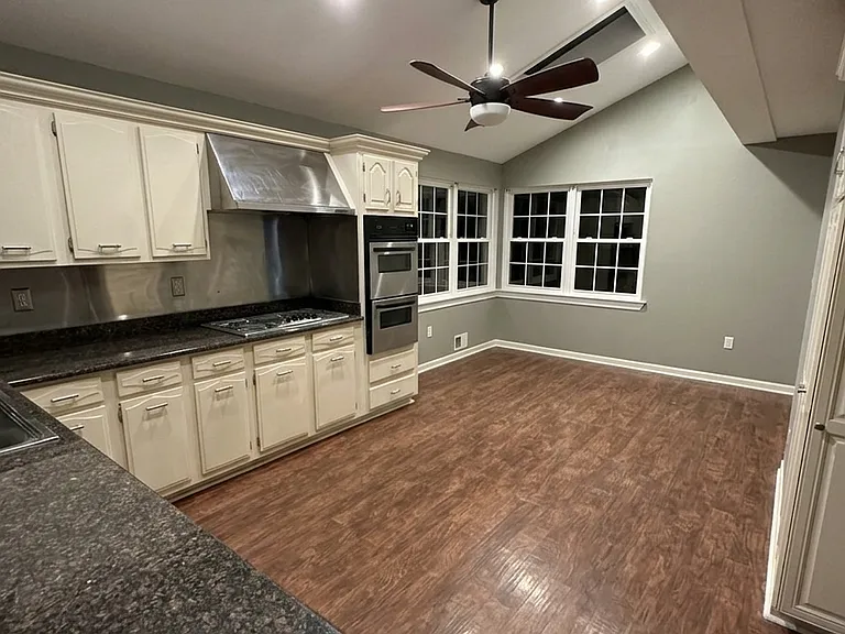319 Stillwater Rd — Photo 10