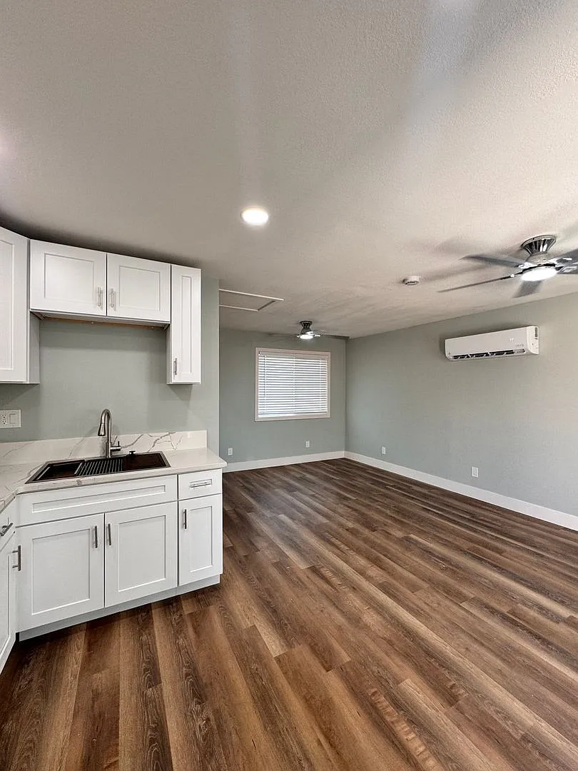 Brand New All Electric Studio ADU Water Included! $1150 Deposit/Rent — Photo 3