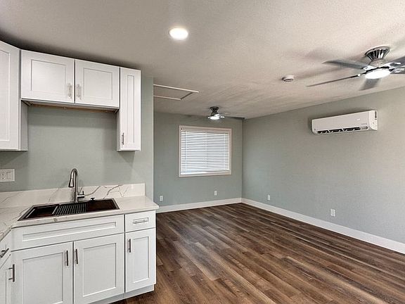 3rd image of 1400 El Rancho Dr Unit B