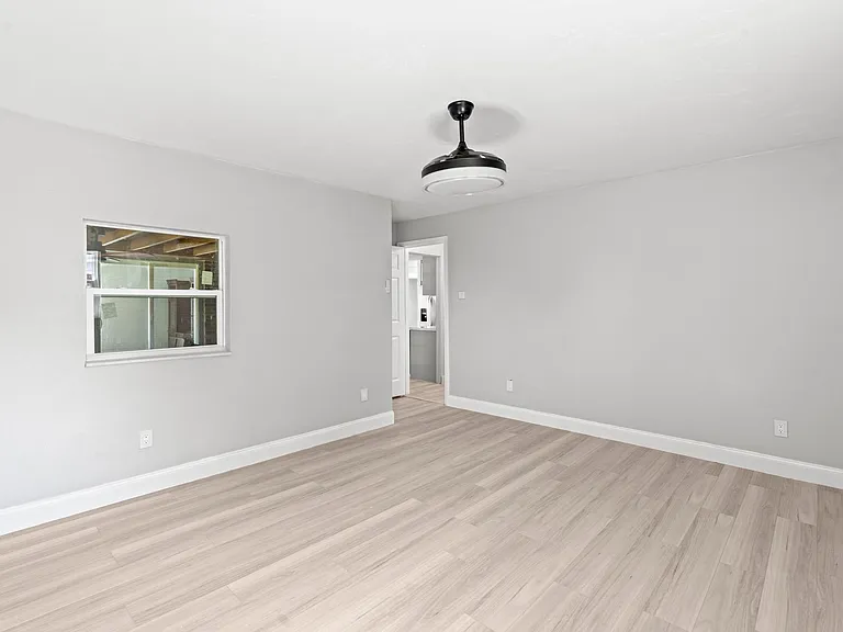534 E Del Monte Ave — Photo 44
