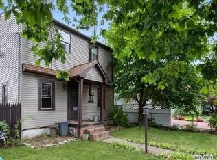 11 Arlington St, Melville, NY 11747