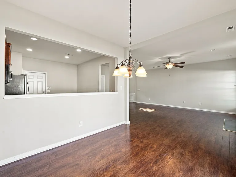 8221 Pilots View Dr — Photo 4