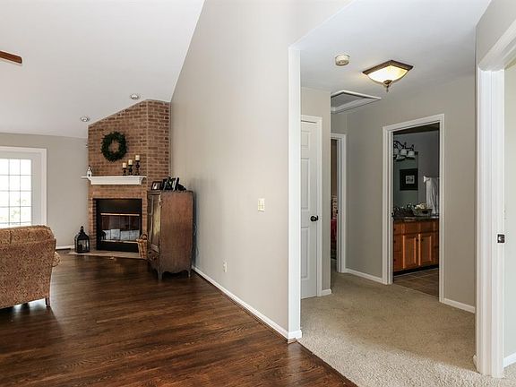 5th image of 3436 Surrey Ln