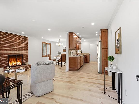 5th image of 5308 Pender Ct