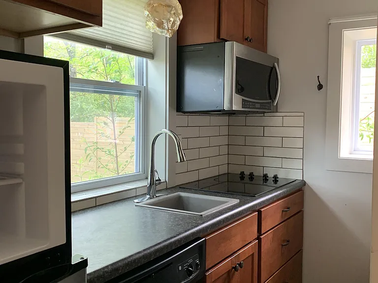 185 Duckworth Ave #B — Photo 4