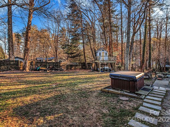 5th image of 101 Forest Dr