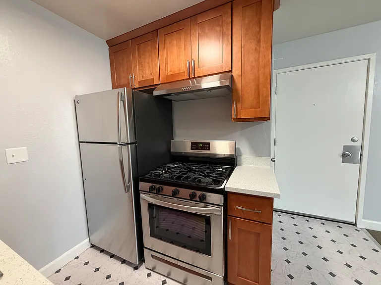 475 Alcatraz Ave — Photo 5