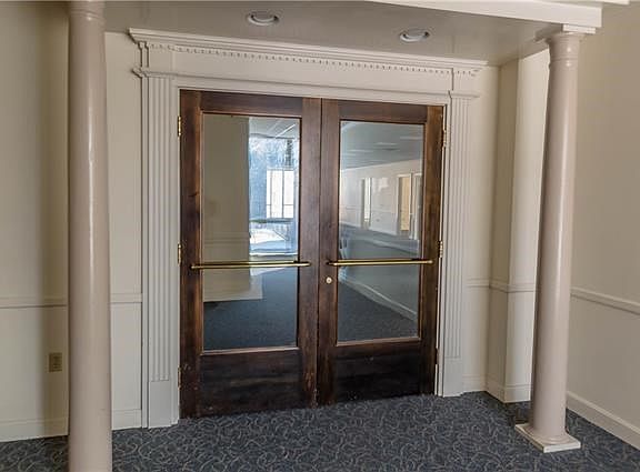 Entry from parking lot through foyer.
