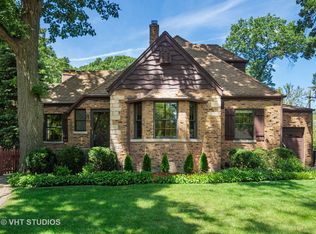 6704 N Wildwood Ave, Chicago, IL 60646