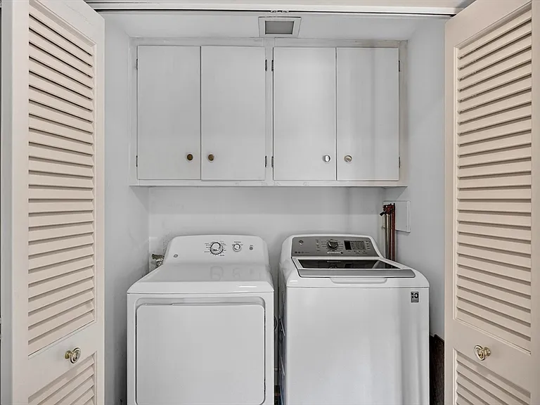 131 Montvale Rd — Photo 24