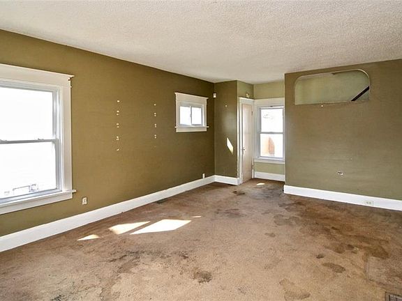 5th image of 550 Ogden Ave