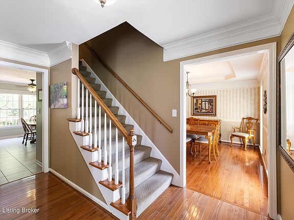 3rd image of 519 Foxwick Ct