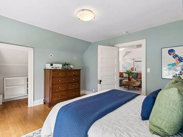 1777 Knox Ave S — Photo 43
