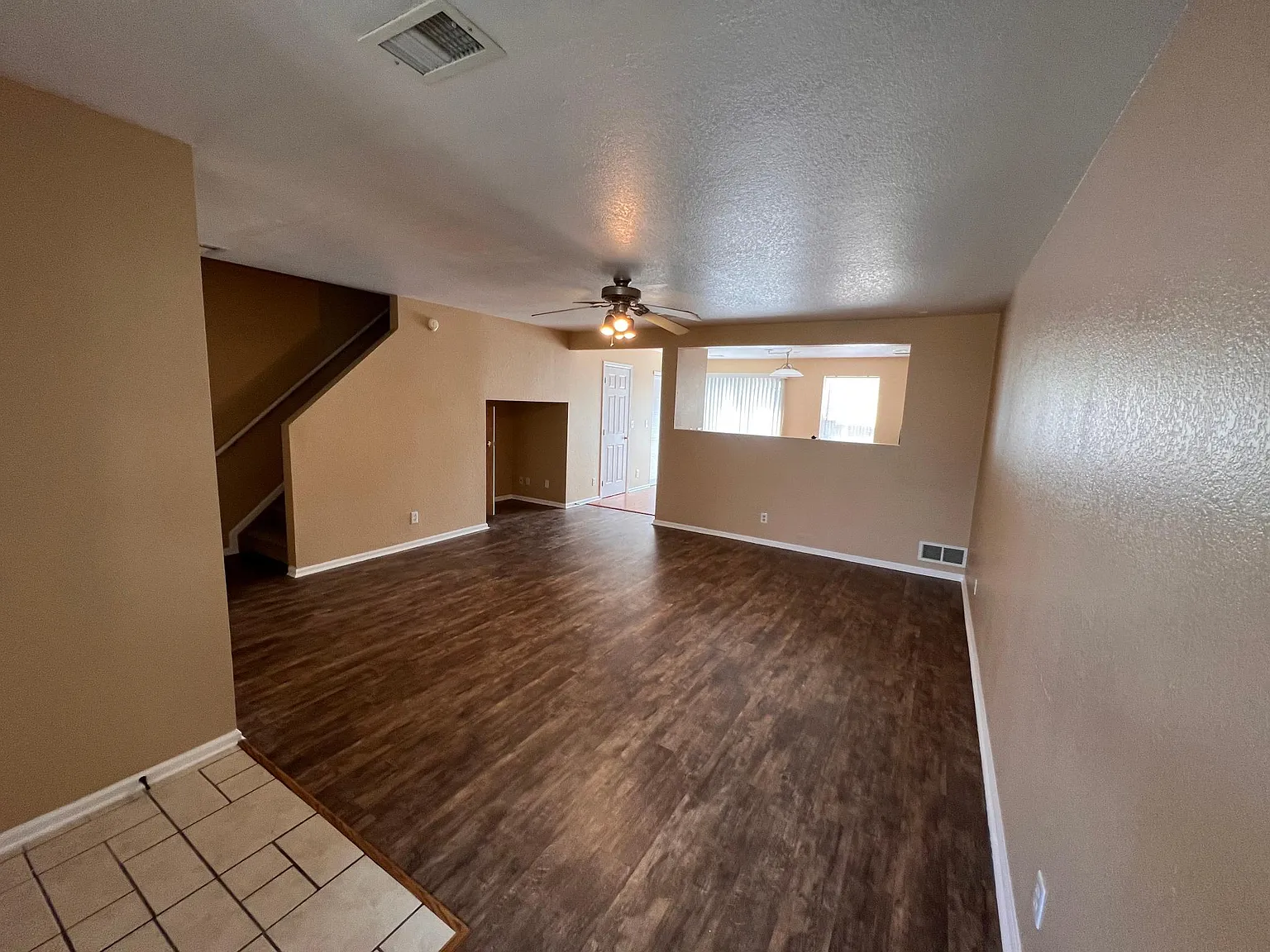 2 bed, 1238 sqft, $2,300 — Photo 2