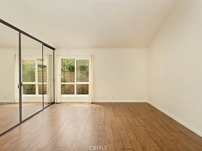 25866 Malia Ct — Photo 14