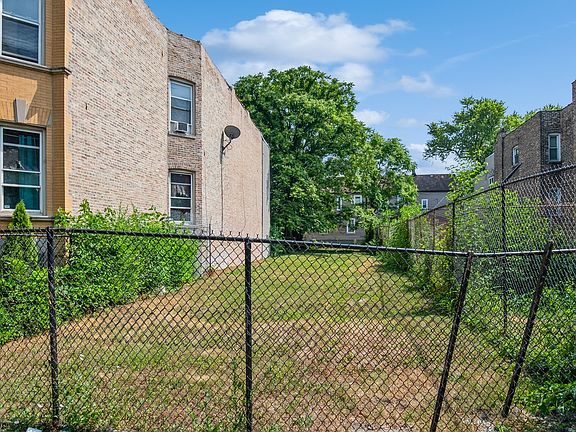 2nd image of 1519 W Garfield Blvd
