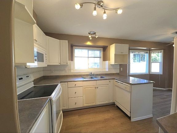 2nd image of 46451 Maple Ave #106