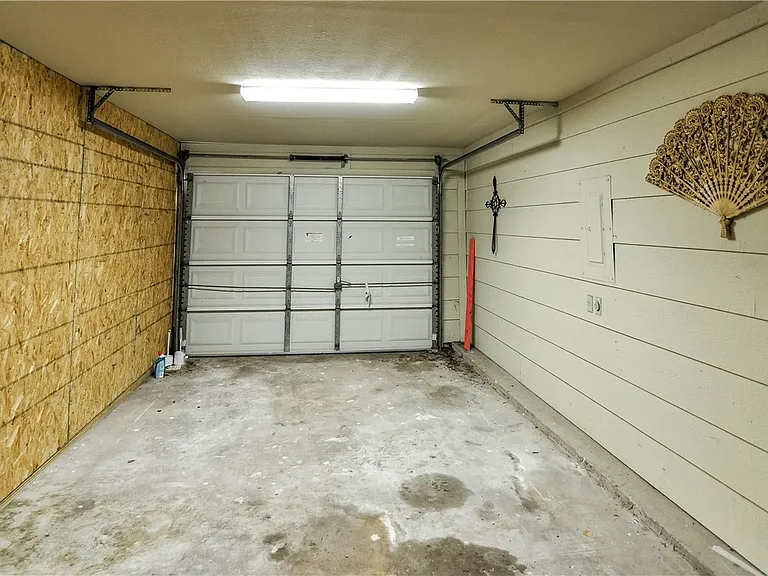 1506 Lemon Tree Ln — Photo 21