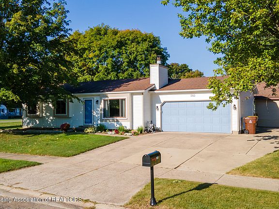2nd image of 1765 Foxwood Dr