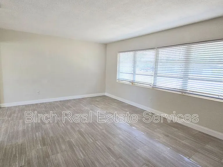 1406 Lemon St — Photo 3