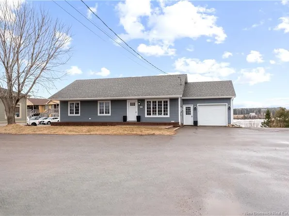 200 Irving Blvd, Bouctouche, NB E4S 3L7