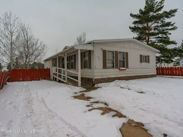 834 Southview Ave, Dickinson, ND 58601