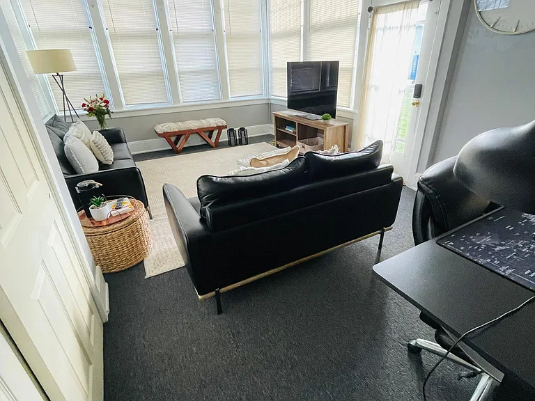 110 E Main St #1B — Photo 5