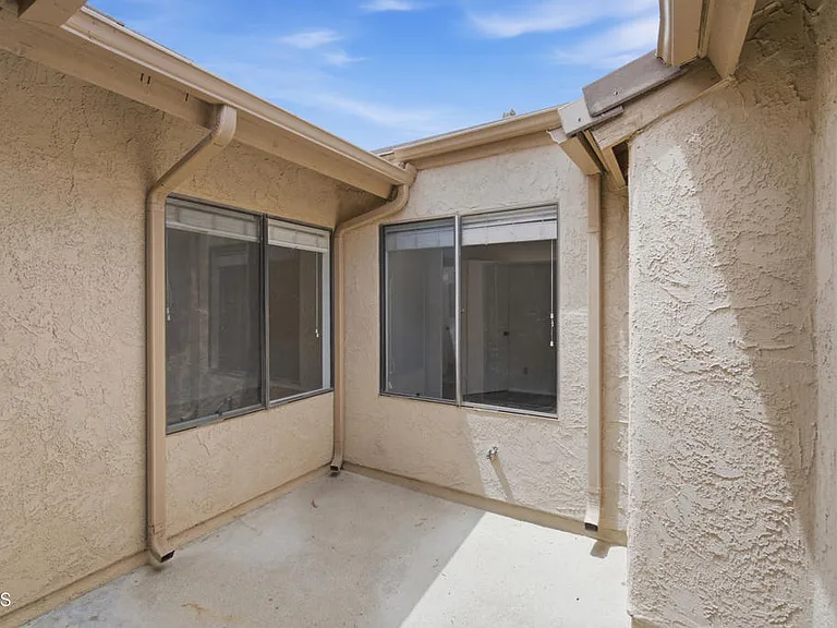 9026 Feather St — Photo 12
