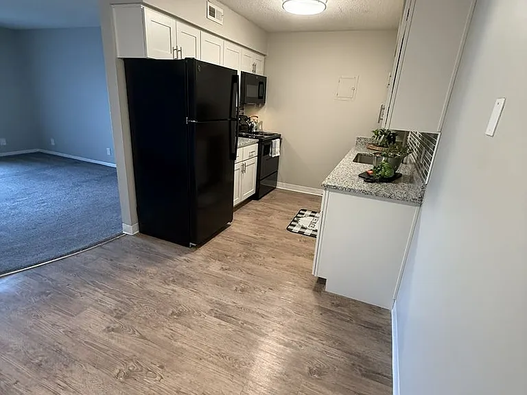 Bellevue Hills Apartment Homes — Photo 66