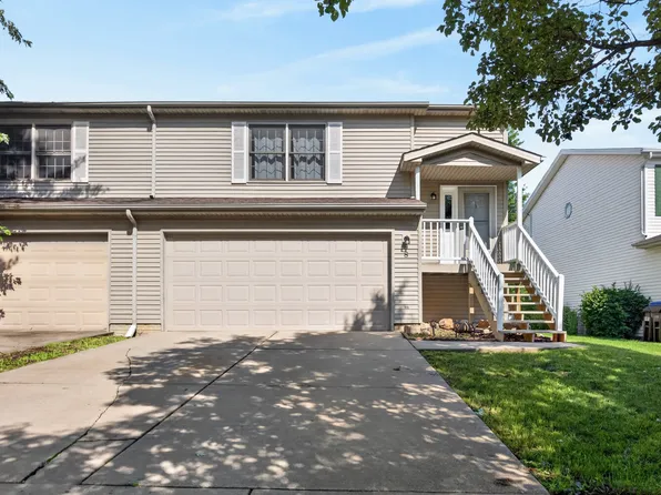 8 Rounds Rd, Bloomington, IL 61704