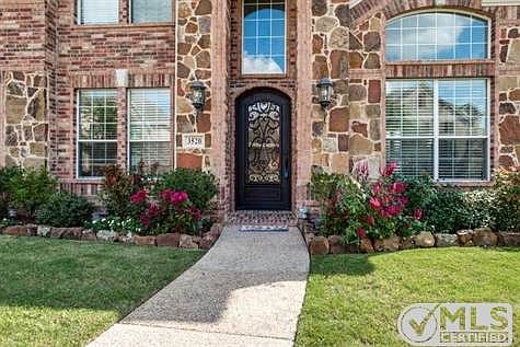 3rd image of 3520 Danbury Ln