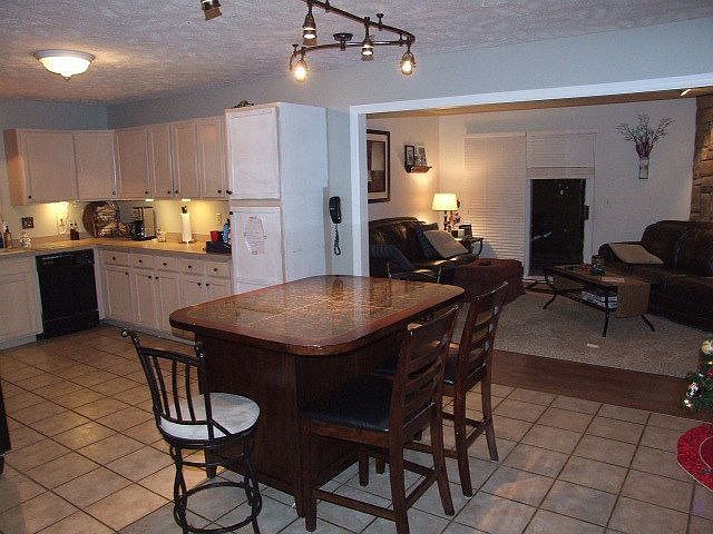 Kitchen - Dinette