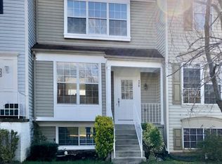 328 Stallion Sq NE, Leesburg, VA 20176