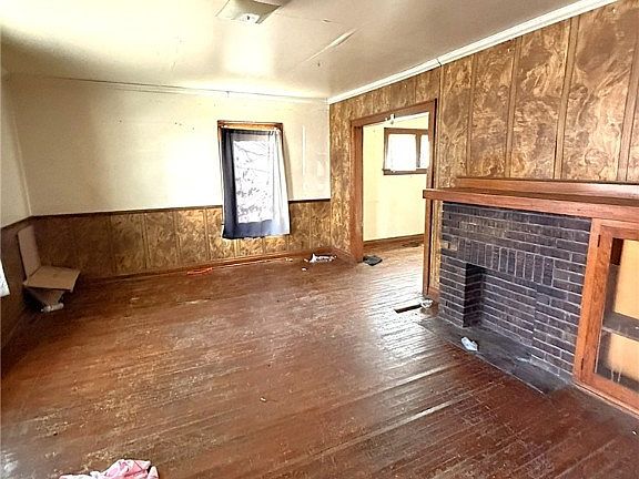2nd image of 841 N Baxter St