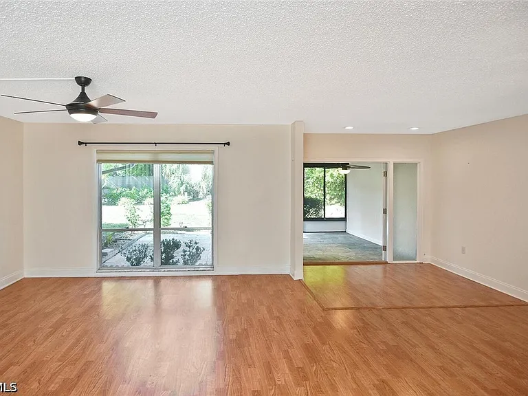 4295 Island Cir #2 — Photo 3