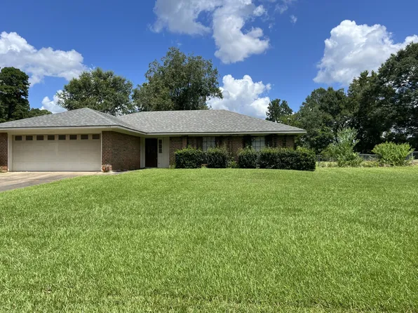 128 Honeysuckle Dr, Mansfield, LA 71052