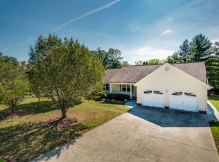 72 Angela Cir, Rossville, GA 30741